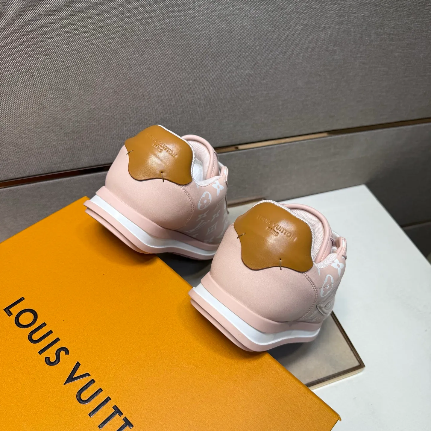 Men's men's shoes 💰pp560 [LV～] Men's casual shoes 2025z cabinet sales simultaneously 🔶Size: 38-44 #️⃣ 🔷5 colors🔜The upper is made of multi-material splicing➕Mesh lining, comfortable and breathable, sole: original comfortable and wear-resistant outsole, ⚠️real thing📱photographed🎬real thing is better📢📢📢